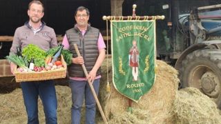Vincent Lecointre (à gauche) et François Paquin œuvrent pour le soutien des agriculteurs en détresse. ©Confrérie Saint-Fiacre